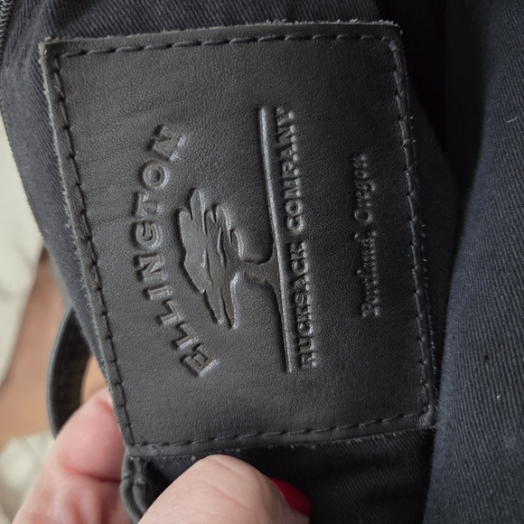 Ellington Barrel Shape Black Shoulder Bag - Picture 7 of 11